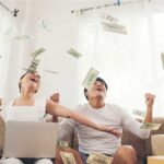 Cara Mengatur Keuangan Pasangan Muda yang Baru Menikah Gaji Gabungan