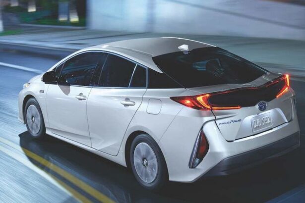 Perbedaan Mobil Listrik, Hybrid, dan Bensin