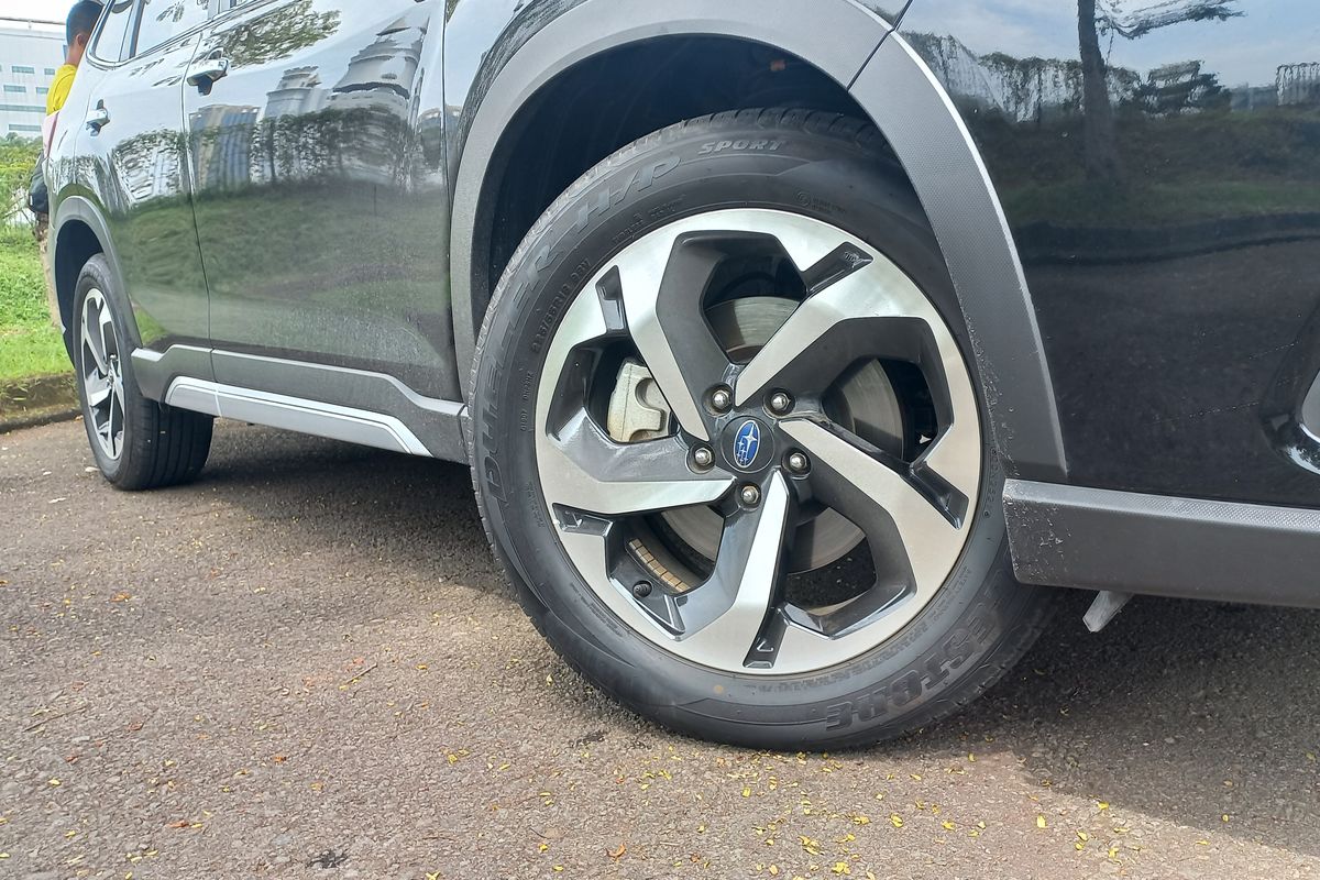 Ukuran Ban Innova Reborn Terbaru