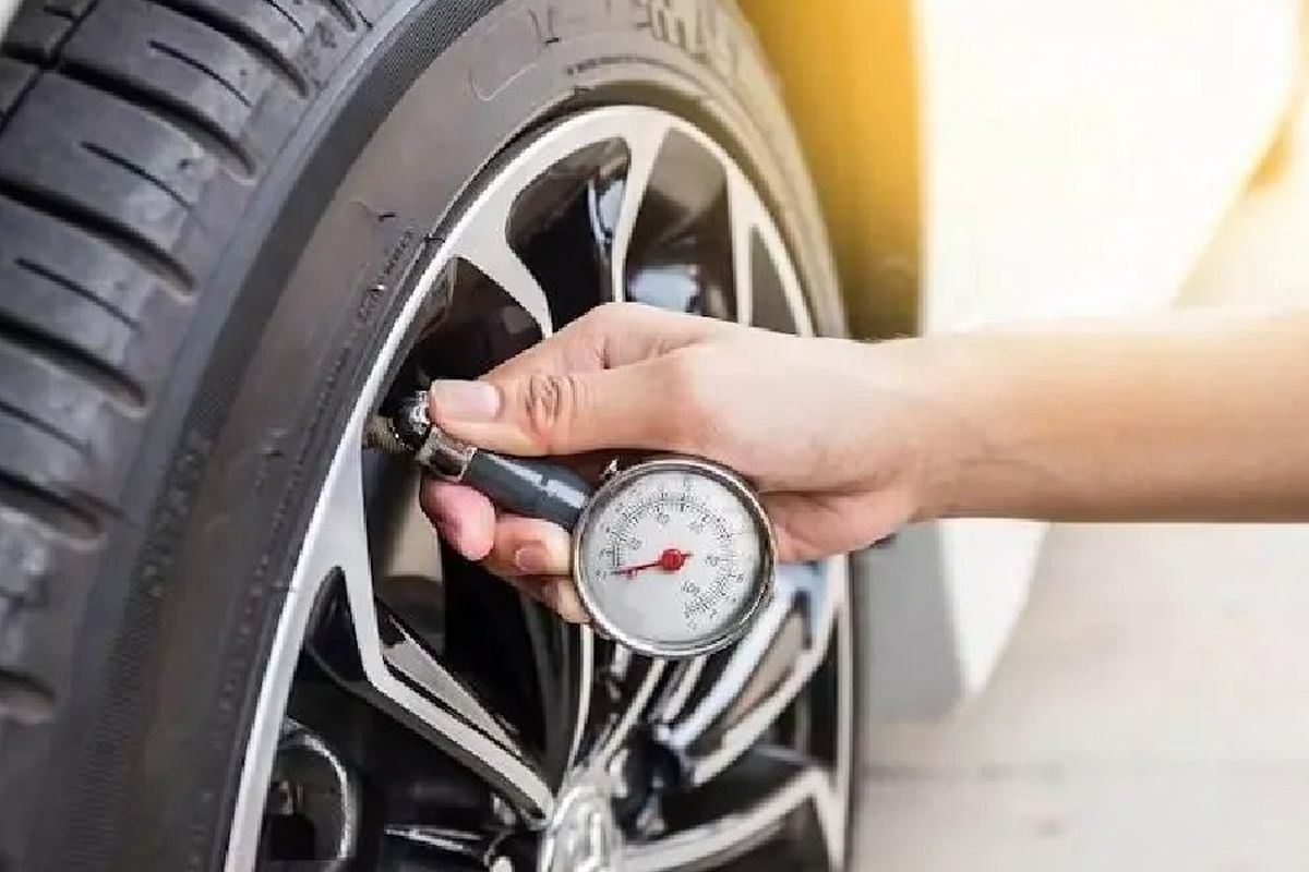 Berapa Tekanan Ban Mobil Ideal saat Musim Hujan