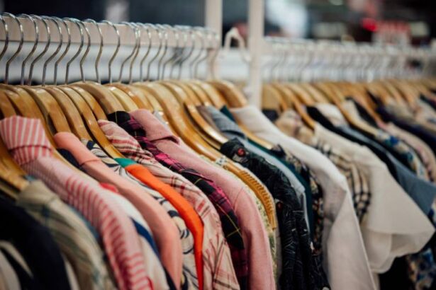 Bisnis Thrift Shop Pakaian Bekas Online