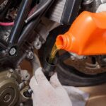 Cara Membedakan Oli Palsu dan Asli untuk Motor Matic