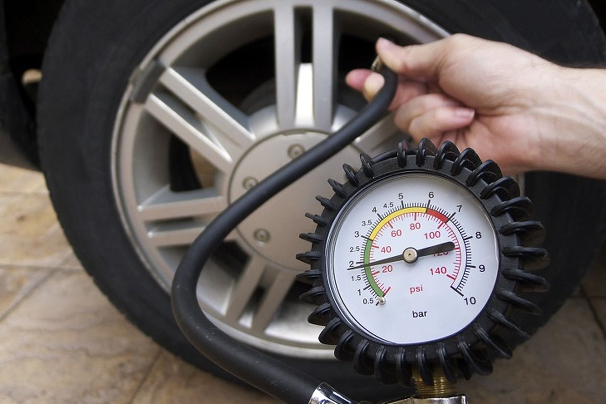 Cara Mengecek Tekanan Ban Mobil