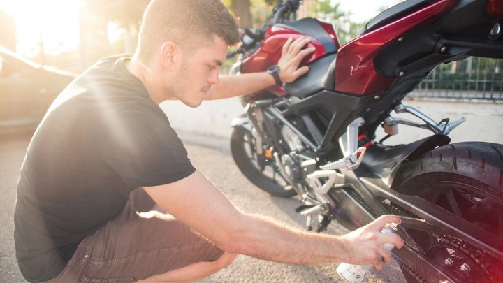 Cara Menghilangkan Baret di Motor