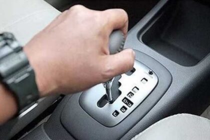 Cara Nyetir Mobil Matic di Tanjakan Curam