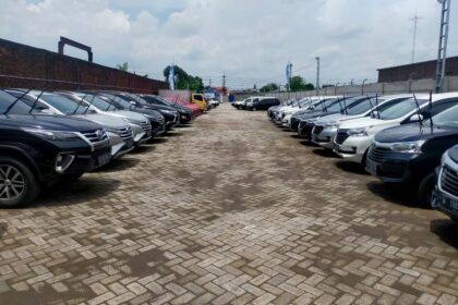 Membeli Mobil Bekas di Showroom Mobil Bekas