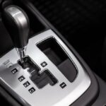 Mengemudi Mobil Matic di Turunan Curam