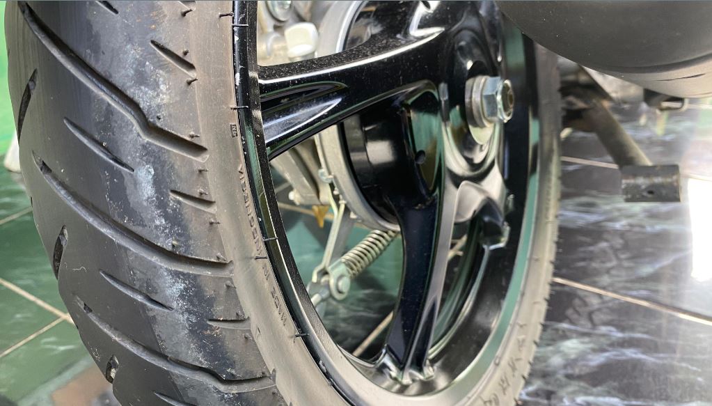 Perbedaan Ban Tubeless dan Ban Biasa