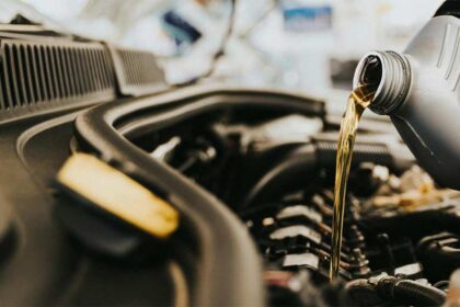 Perbedaan Oli Mesin 10W-40 dan 5W-30