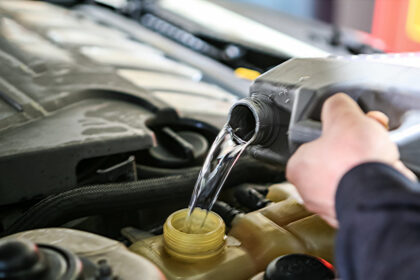 Tips Memilih Air Radiator Mobil