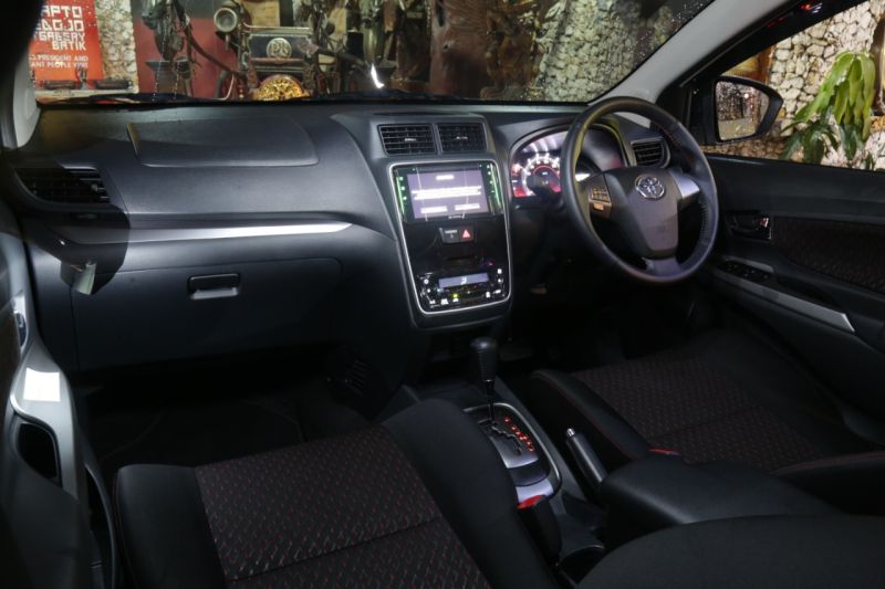 Tips Merawat Warna Hitam pada Dashboard Mobil