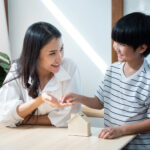 Cara Ajarkan Anak Kelola Uang Sejak Dini