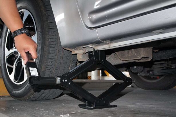 Cara Dongkrak Mobil yang Benar