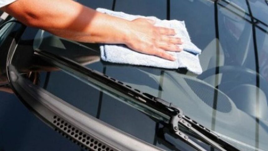 Cara Membersihkan Jamur Kaca Mobil