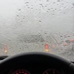 Cara Mengatasi Embun di Kaca Mobil