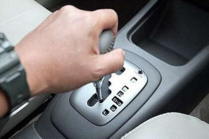 Cara Menyetir Mobil Matic untuk Pemula