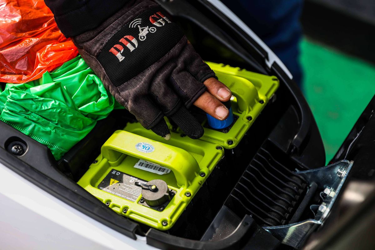 Cara Merawat Baterai Motor Listrik