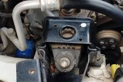 Engine Mouting Mobil Mengalami Kerusakan