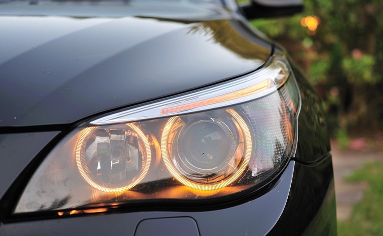 Lampu Sein Kendaraan Tiba-tiba Berkedip Lebih Cepat