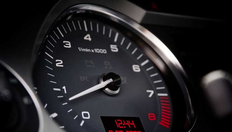 Penyebab RPM Mobil Naik Sendiri