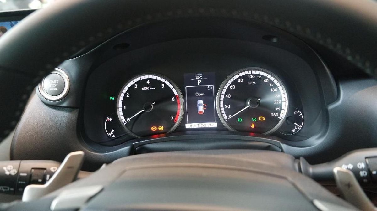 Penyebab RPM Mobil Naik Sendiri