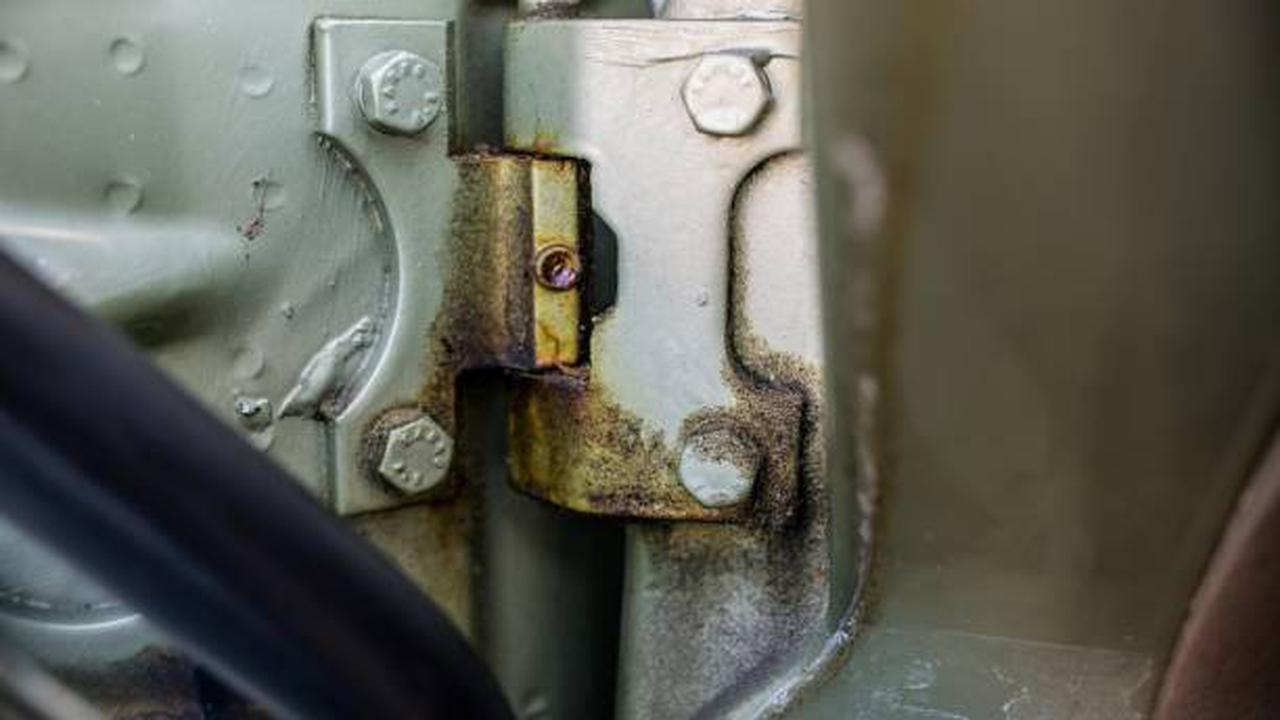 Cara Mengatasi Karat di Engsel Pintu Mobil
