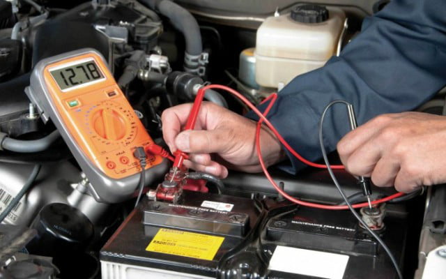 Penyebab Aki Mobil Kehabisan Daya