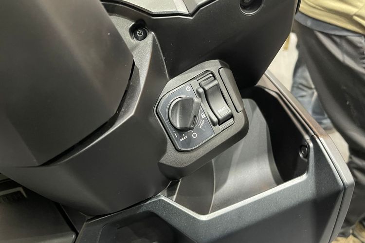 Penyebab Dashboard Motor Kusam