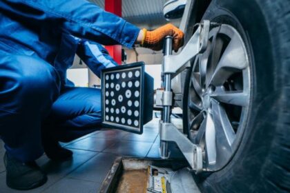 Tanda Mobil Perlu Spooring Balancing