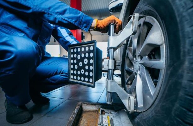 Tanda Mobil Perlu Spooring Balancing
