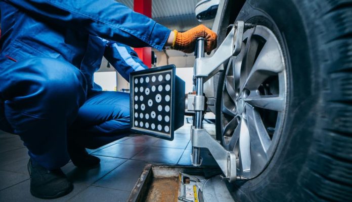 Tanda Mobil Perlu Spooring Balancing