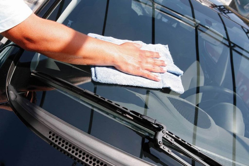 Tips Merawat Mobil Saat Musim Hujan