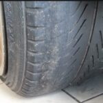 Penyebab Ban Mobil Habis Tidak Rata
