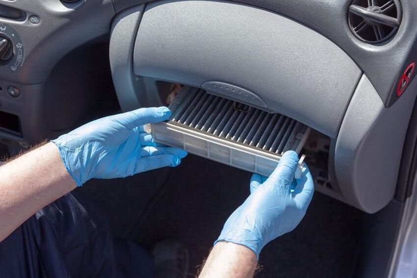 Cara Membersihkan Lubang Ventilasi AC Mobil