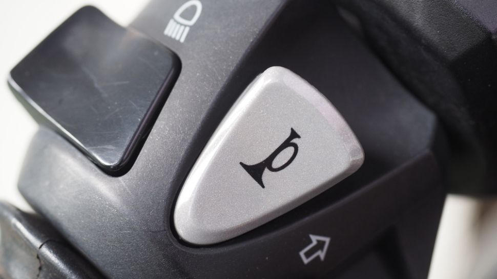 Cara Memperbaiki Klakson Motor Bermasalah