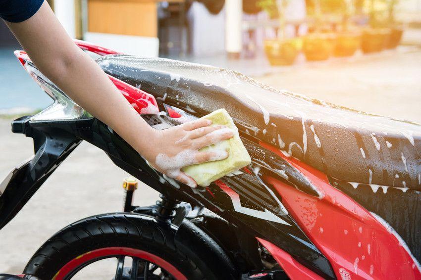 Cara Mencuci Motor yang Benar