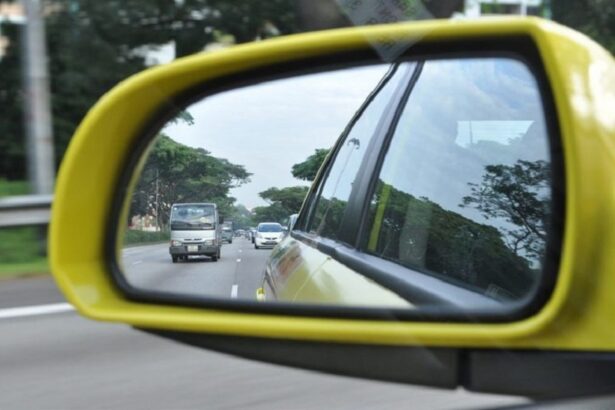 Cara Mengatur Spion Mobil
