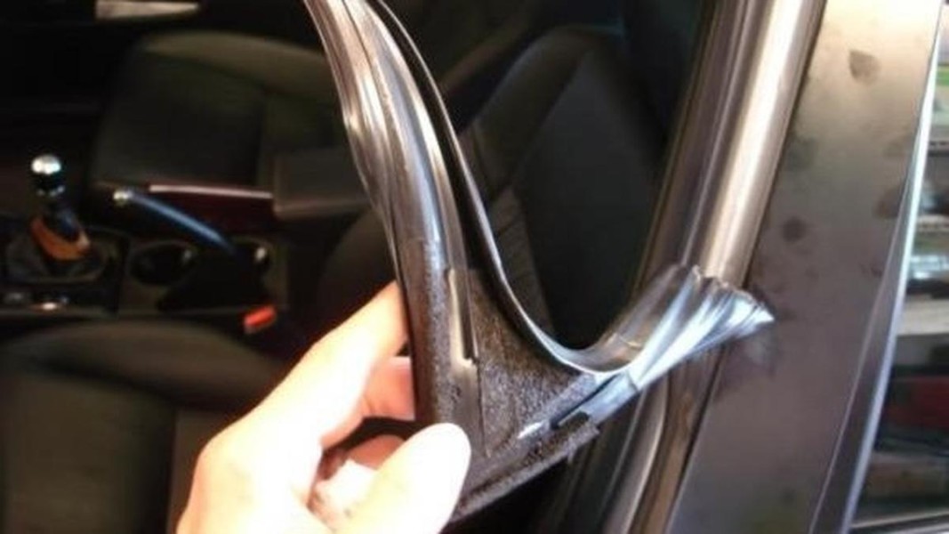 Cara Menghilangkan Jamur di Karet Pintu Mobil