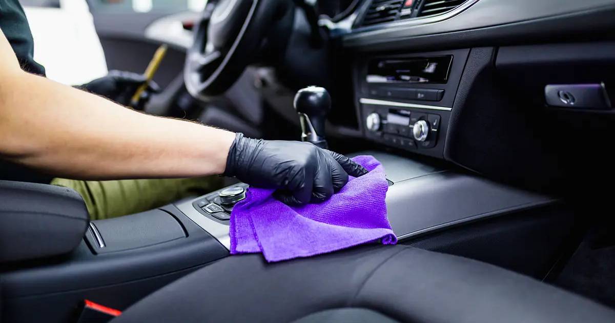 Cara Menjaga Kebersihan Interior Mobil