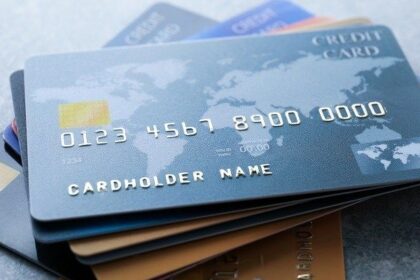 Perbedaan Kartu Debit dan Kartu Kredit