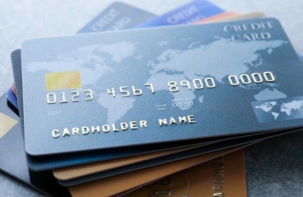 Perbedaan Kartu Debit dan Kartu Kredit