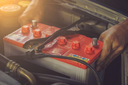 Tips Mengenali Aki Mobil Palsu atau Rekondisi