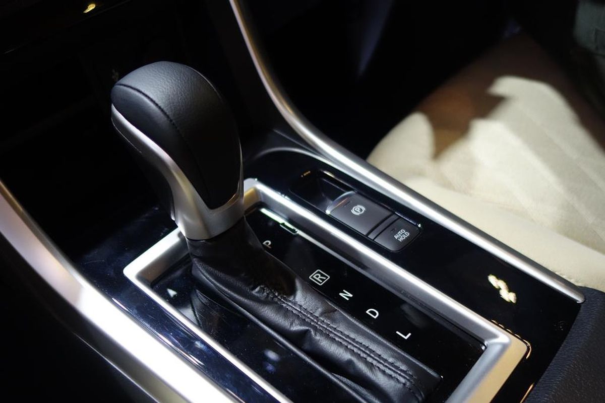 Cara Melakukan Engine Brake Mobil Matic dan Manual