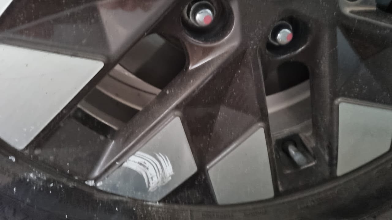 Cara Menghilangkan Noda dan Goresan Pada Velg Baret