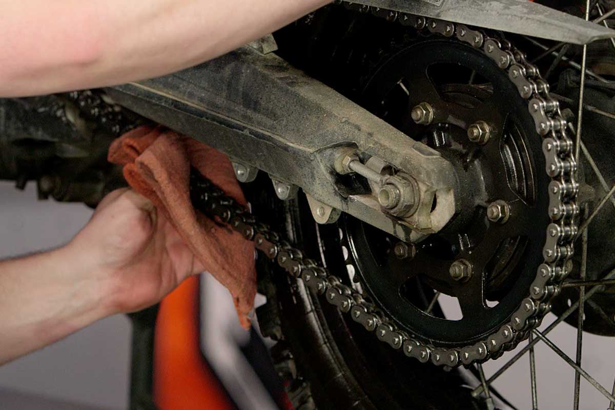 Cara Merawat Rantai Motor Agar Tidak Berisik