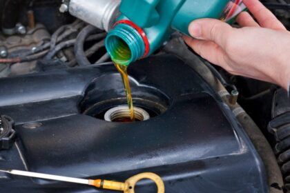 Fungsi Penting Minyak Pelumas Mesin Mobil