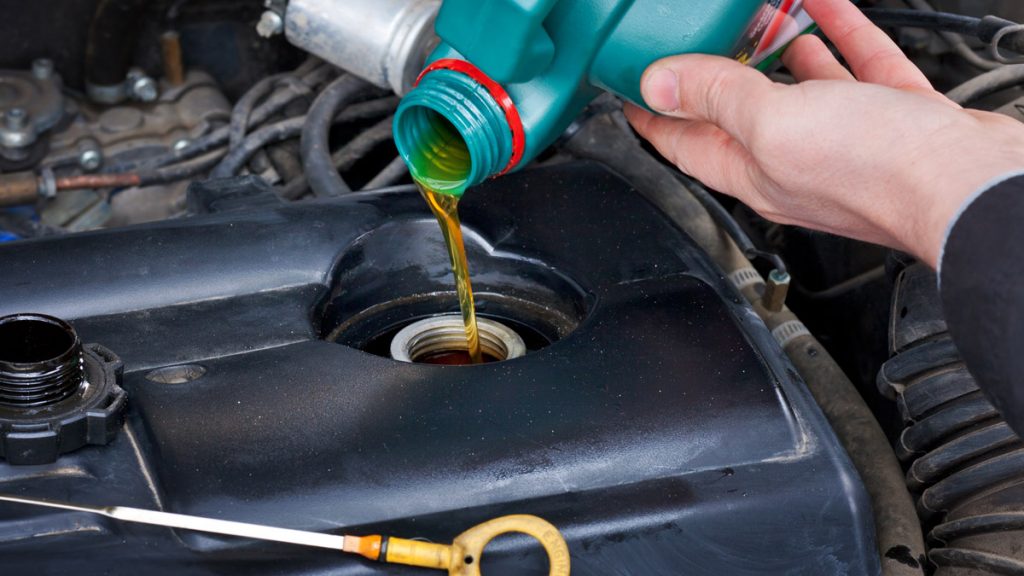 Fungsi Penting Minyak Pelumas Mesin Mobil