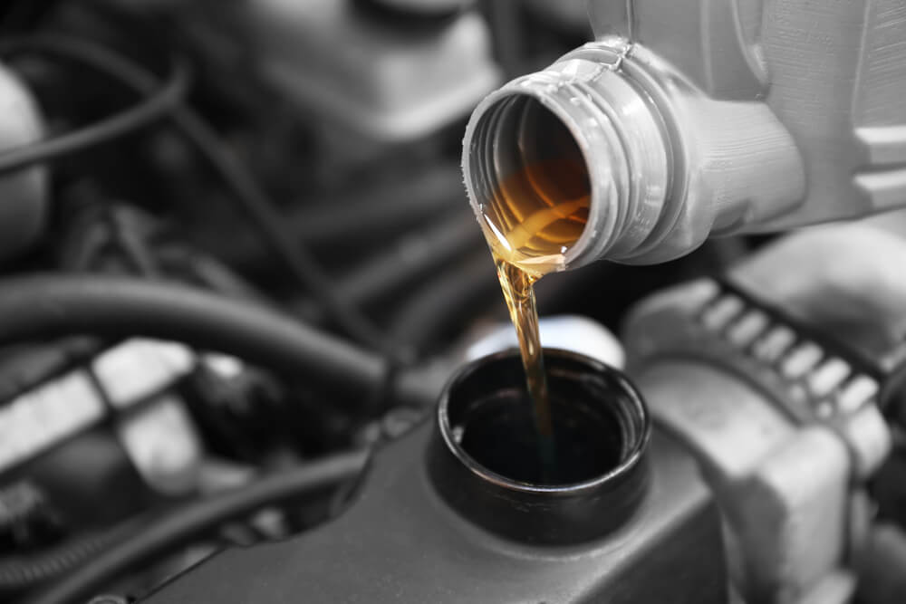 Fungsi Penting Minyak Pelumas Mesin Mobil