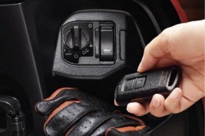 Perbedaan Keyless dan Smart Key pada Motor