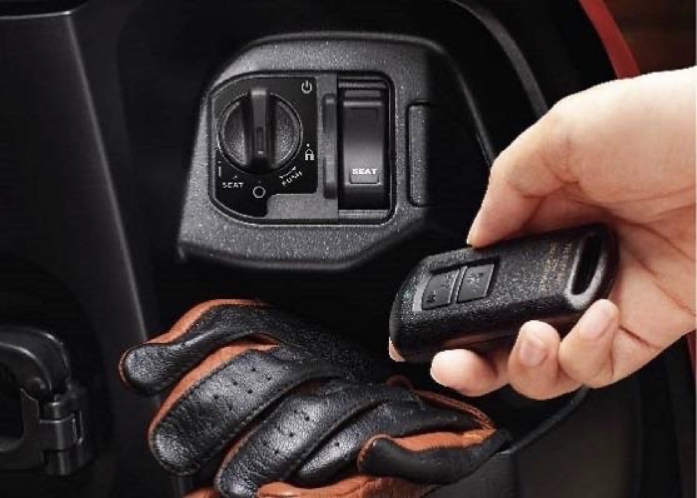 Perbedaan Keyless dan Smart Key pada Motor